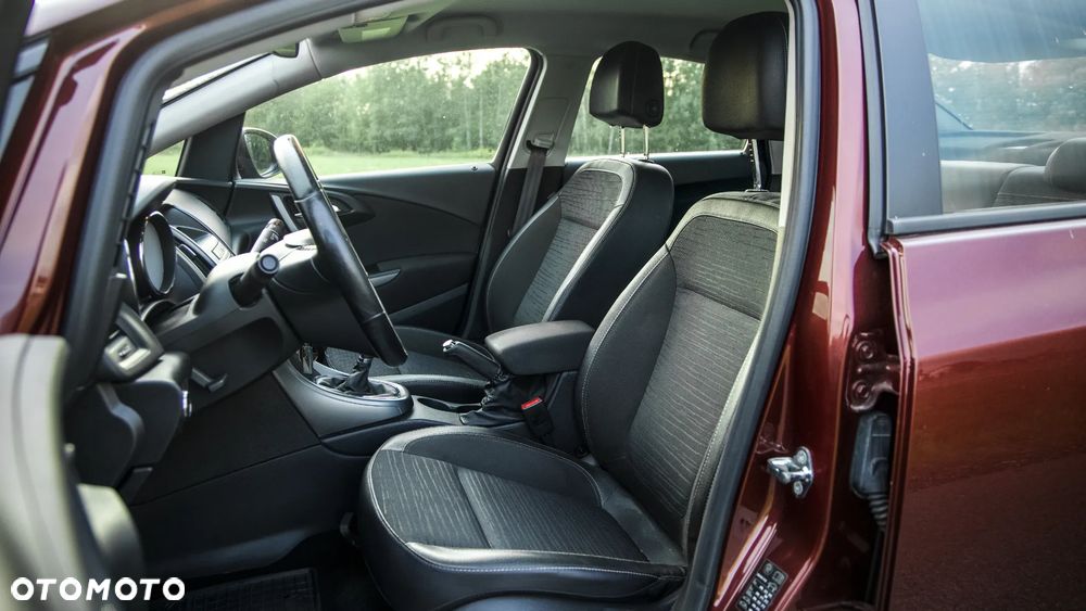 Opel Astra 1.6 Business EU6 - 18