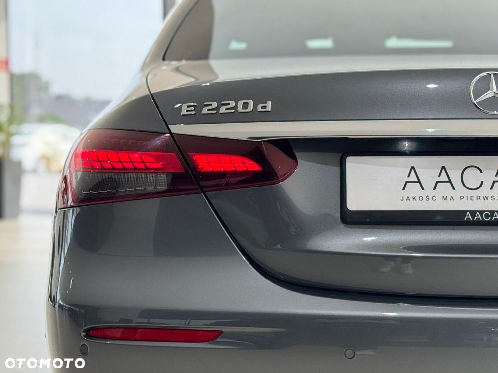 Mercedes-Benz Klasa E 220 d 4-Matic AMG/Avantgarde - 39