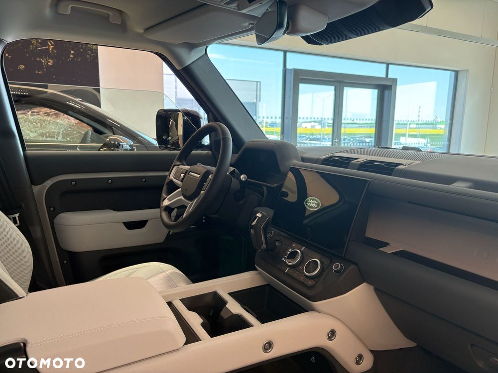 Land Rover Defender 3.0 D350 mHEV X-Dynamic SE - 6