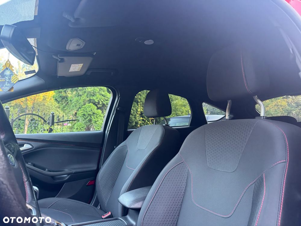 Ford Focus 1.5 EcoBoost ST-Line Red ASS - 19