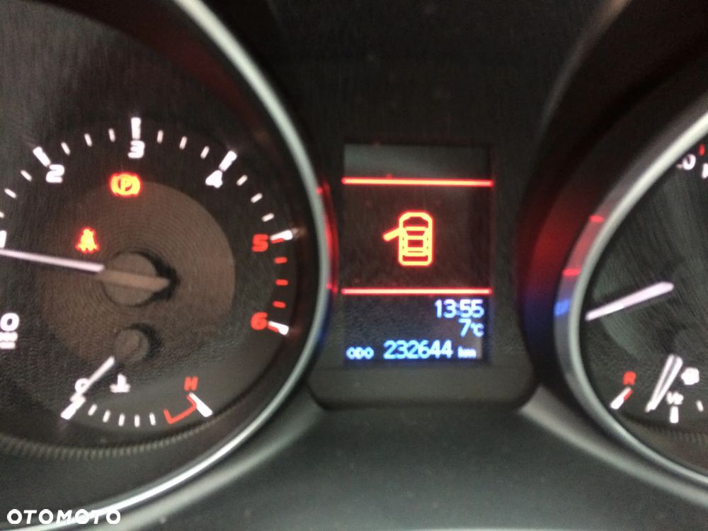 Toyota Avensis 1.6 D-4D Active - 8