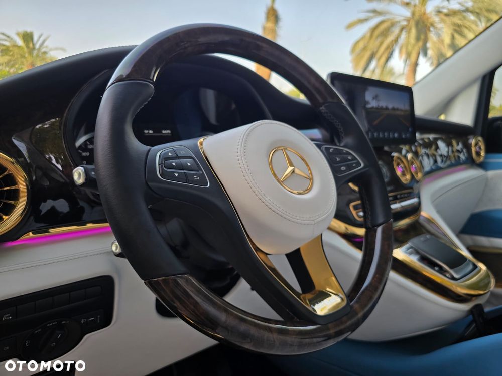 Mercedes-Benz Klasa V 300 extralang 9G-TRONIC Special Edition Avantgarde - 6