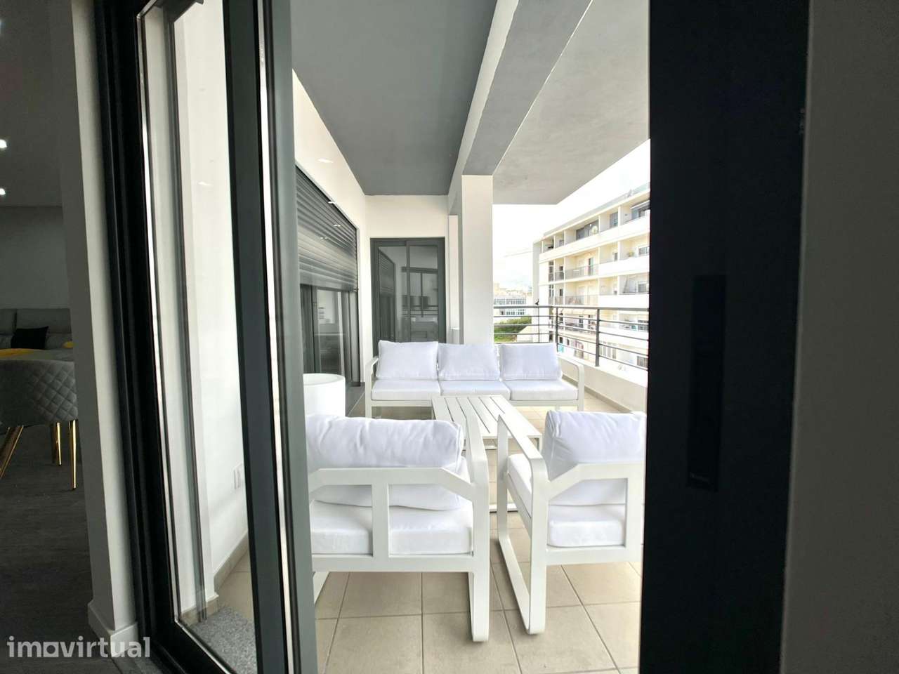 Apartamento T3 com Varandas e Vista Deslumbrante sobre a Ria Formosa - Grande imagem: 3/23