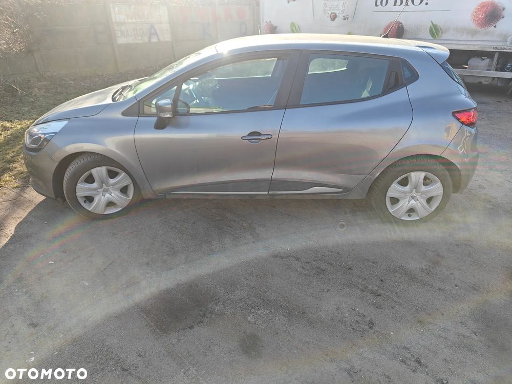 Renault Clio 1.2 16V 75 Limited - 2
