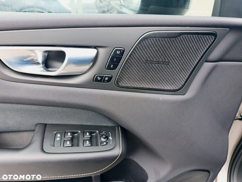 Volvo XC 60 - 36