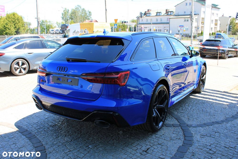 Audi RS6 Avant - 8