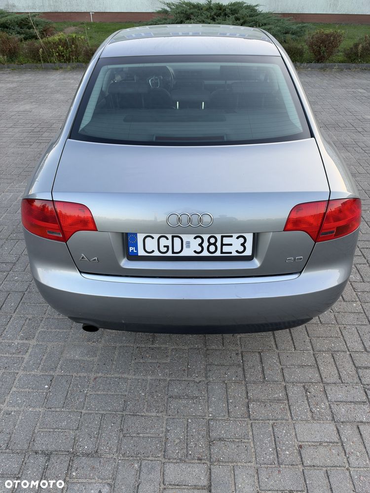 Audi A4 Limousine - 4