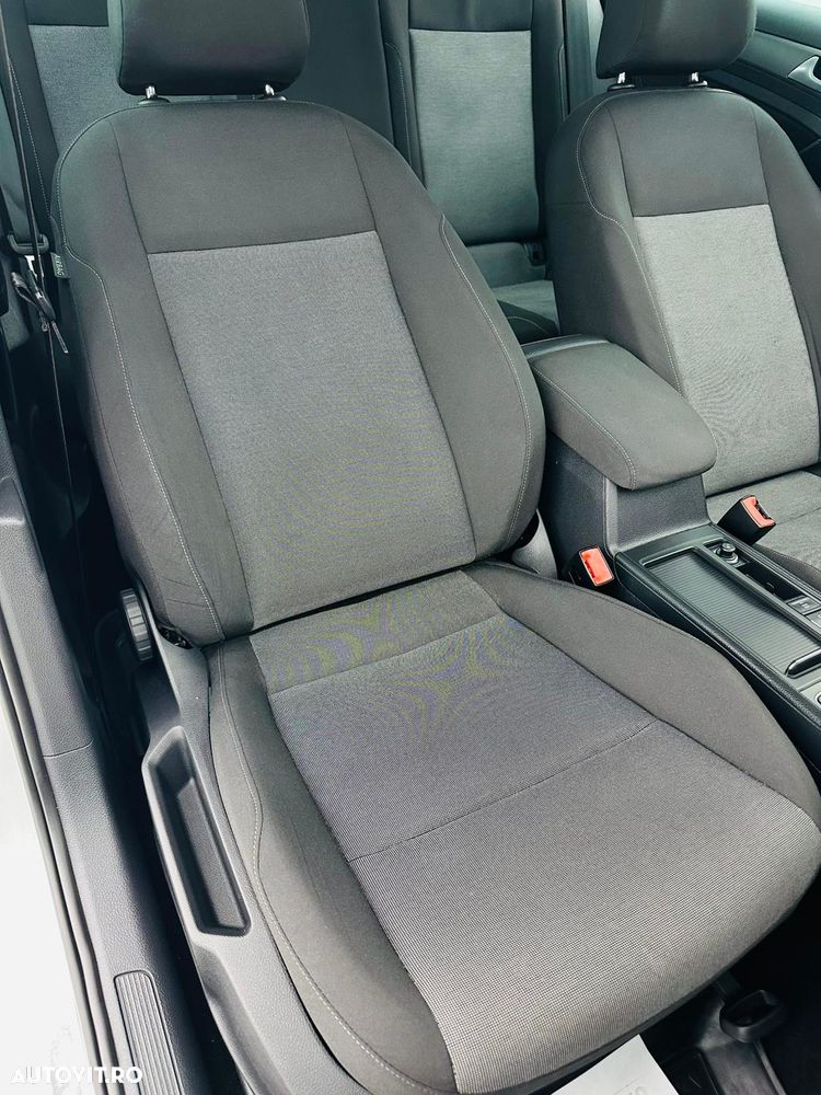 Volkswagen Golf 1.6 TDI BlueMotion Technology Trendline - 23