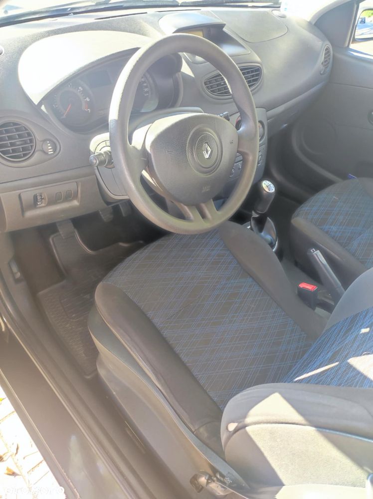 Renault Clio - 27