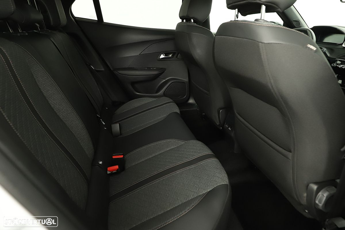 Peugeot 2008 1.2 PureTech Allure - 22