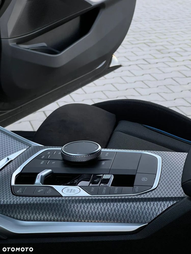 BMW Seria 3 330i xDrive M Sport - 20