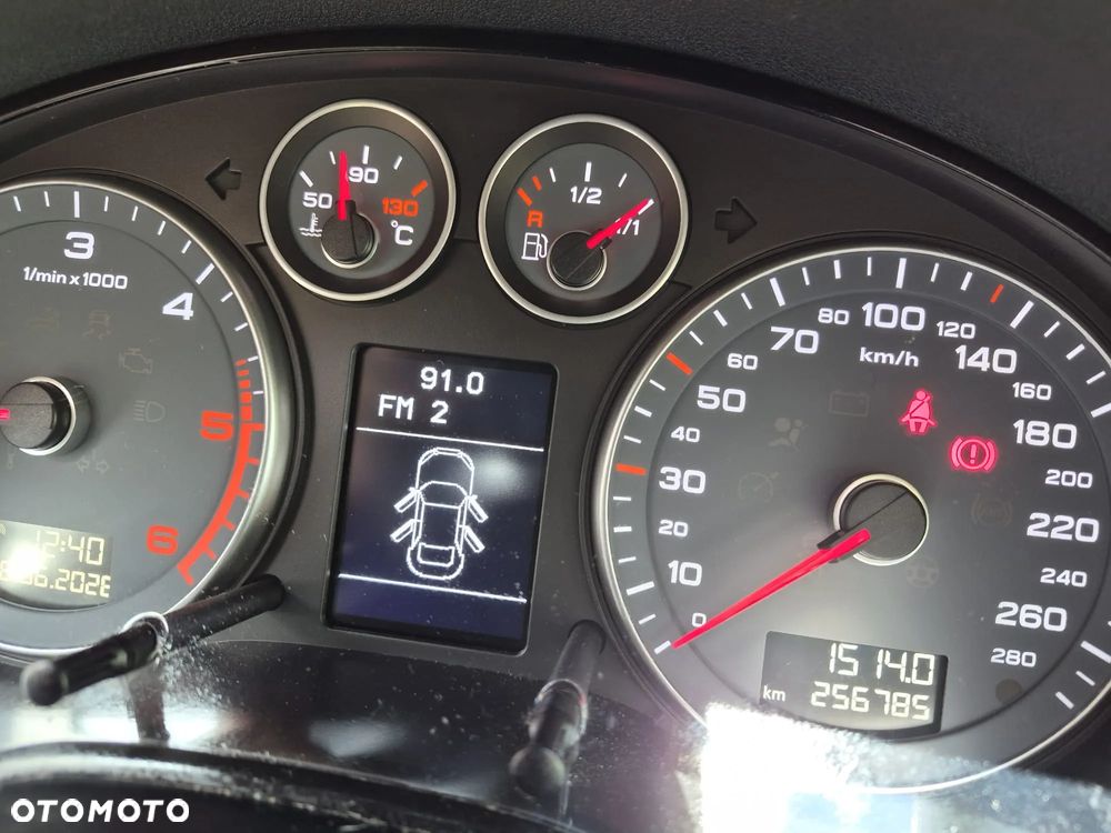 Audi A3 Sportback 1.6 TDI DPF Ambiente - 9
