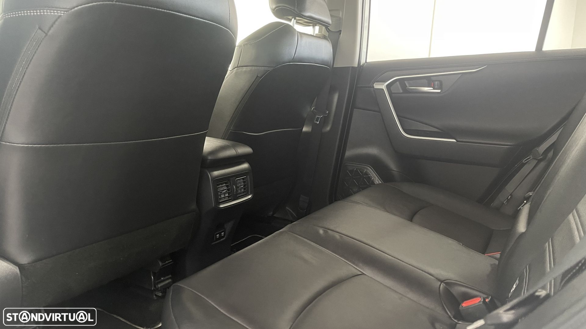Toyota RAV4 2.5 HDF Exclusive - 11