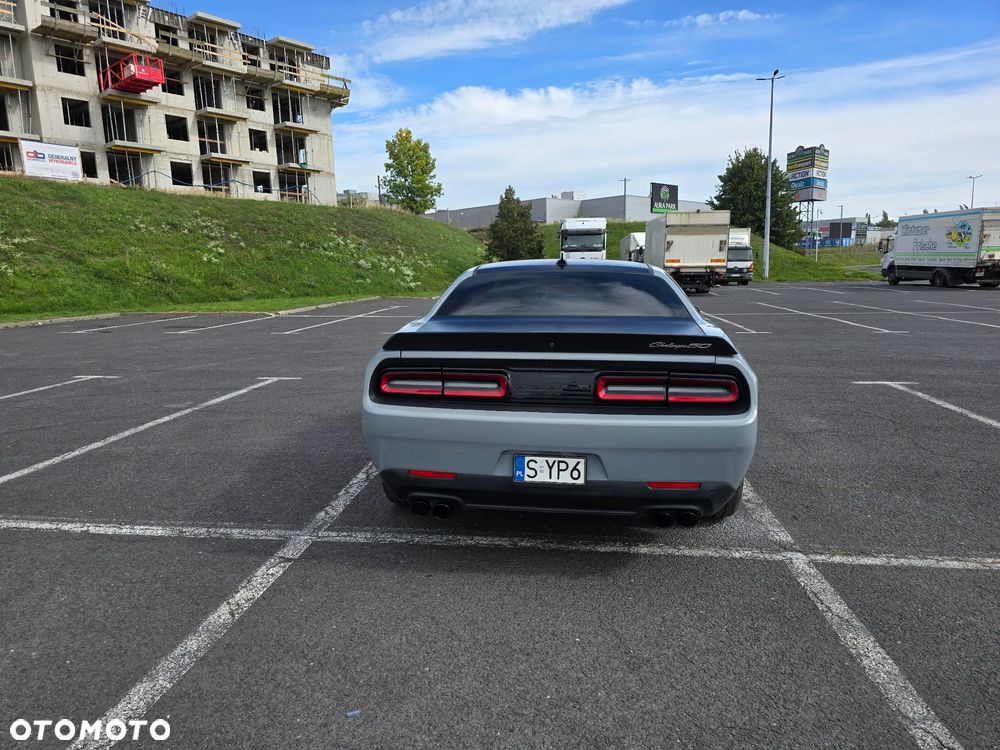 Dodge Challenger - 6