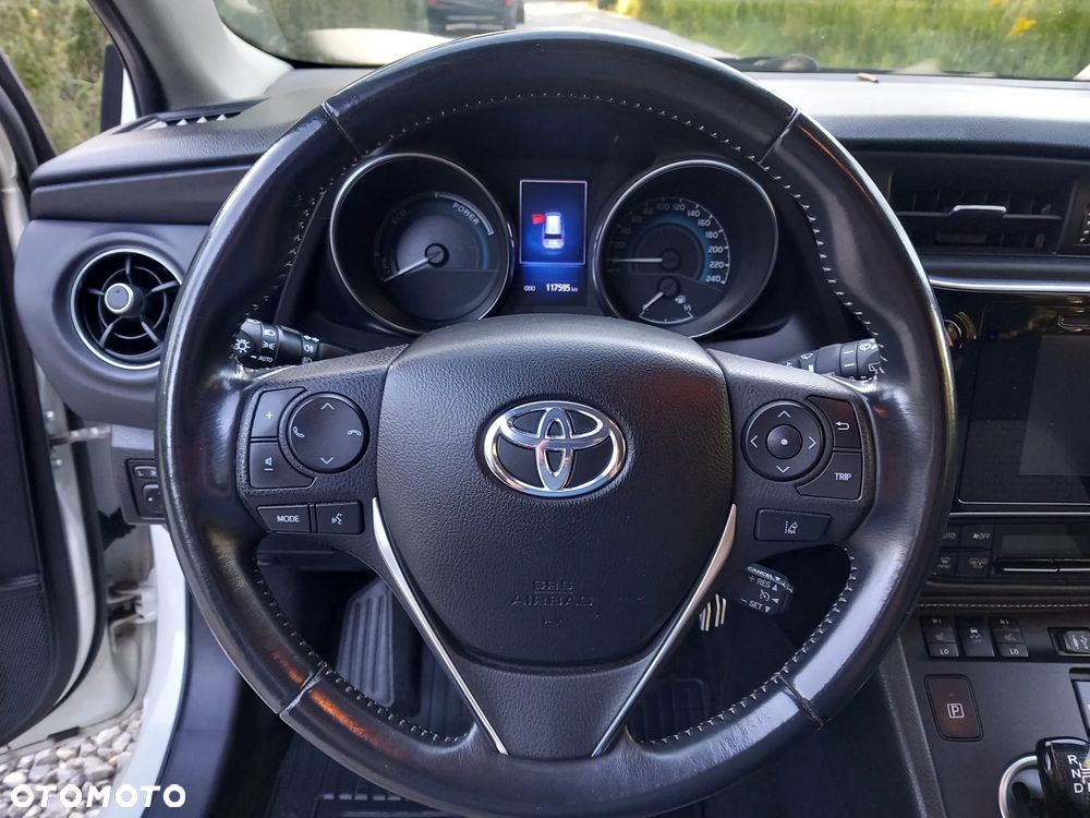 Toyota Auris Hybrid 135 Selection - 18