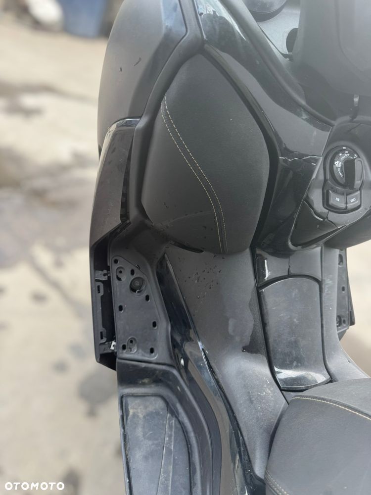 Yamaha X-max - 10