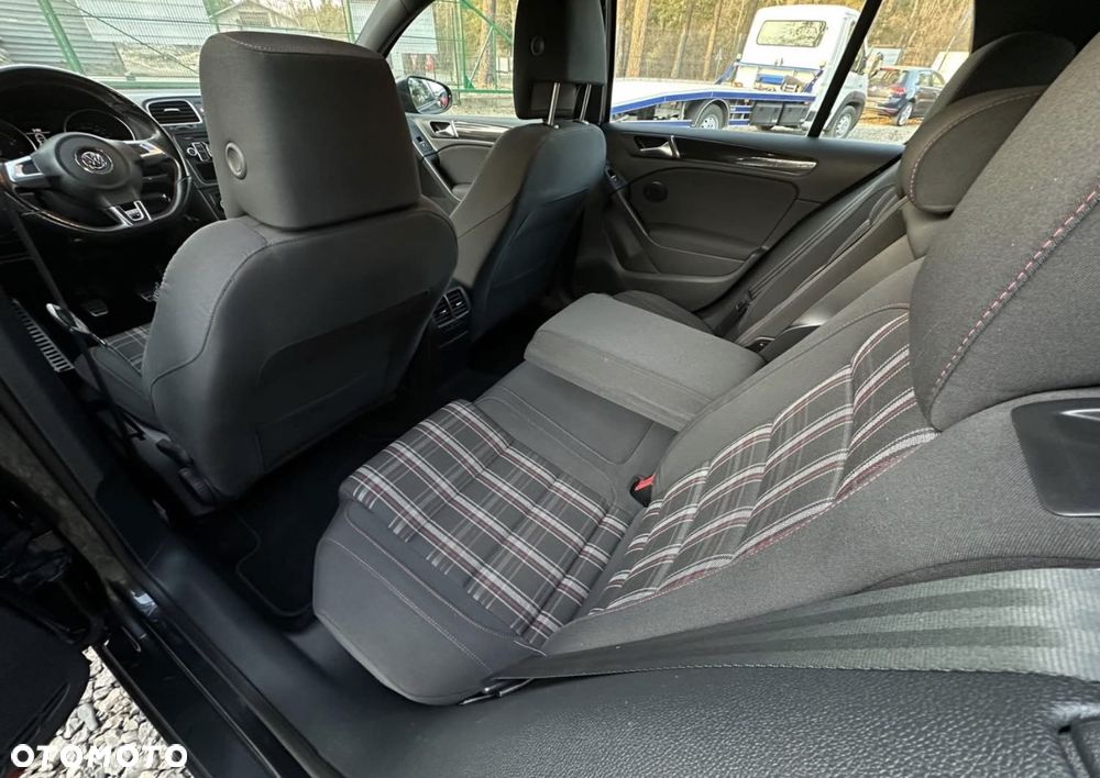 Volkswagen Golf 2.0 GTI - 17