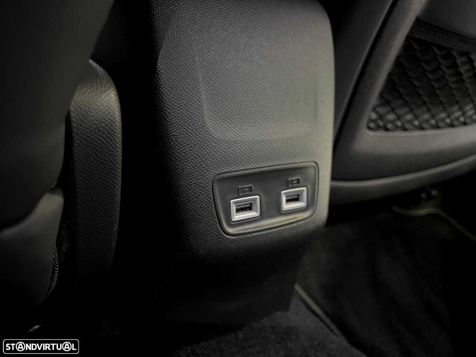 Peugeot e-2008 50 kWh GT - 49