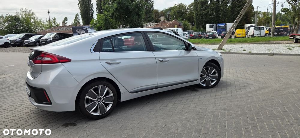 Hyundai IONIQ 1.6 GDI Premium - 17
