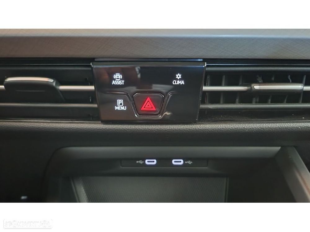 VW Golf 1.0 TSI Life - 24