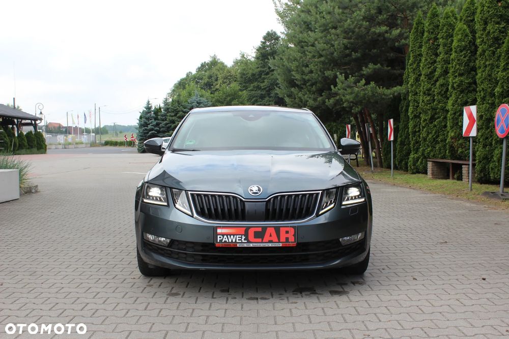 Skoda Octavia 2.0 TDI DSG First Edition - 2