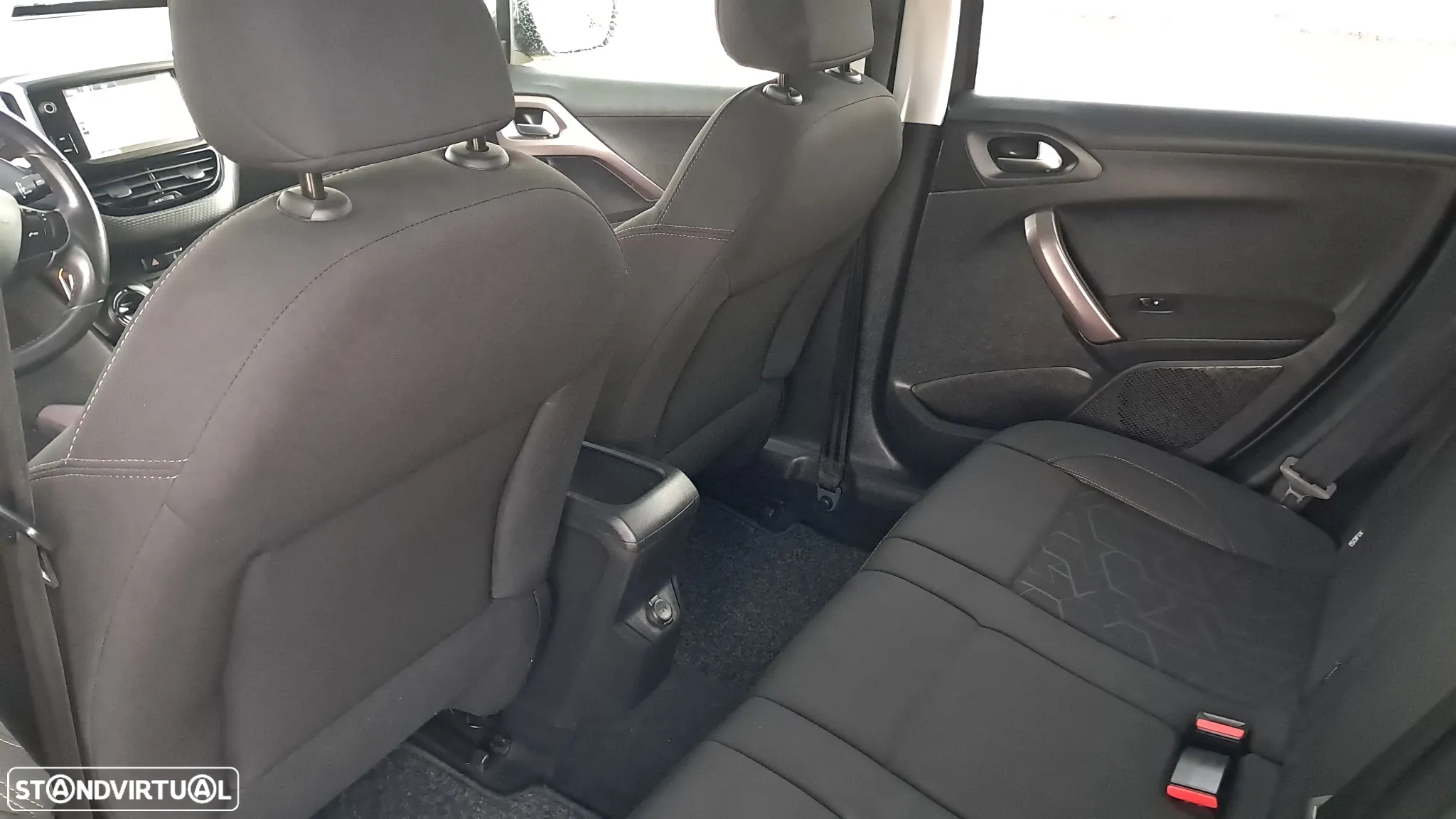 Peugeot 2008 1.6 BlueHDi Style - 15