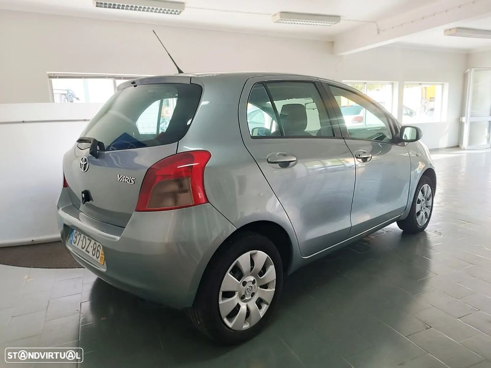 Toyota Yaris 1.0 VVT-i AC - 7
