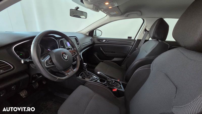 Renault Megane TCe Business - 19