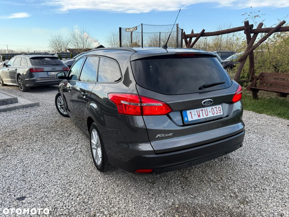 Ford Focus - 36