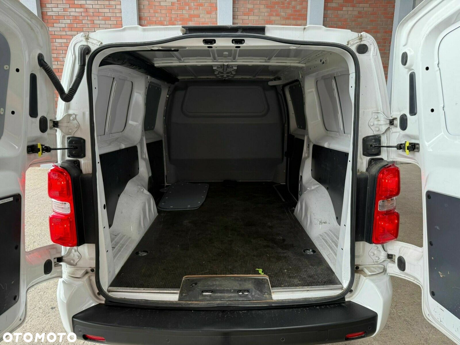 Opel Vivaro nr 408 2.0 145KM Extra Long - 11