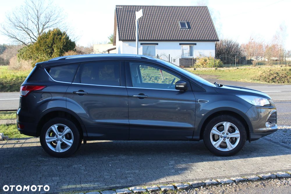Ford Kuga 2.0 TDCi 2x4 Trend - 4