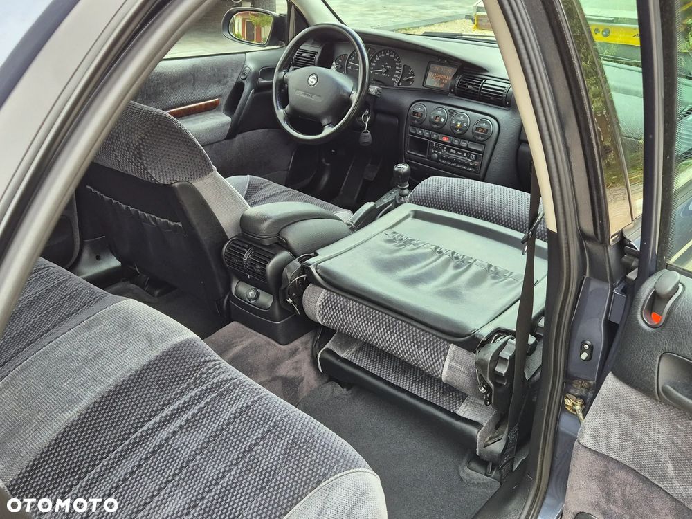 Opel Omega 2.0 CD - 13
