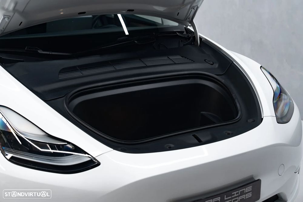 Tesla Model Y Long Range Dual Motor AWD - 8