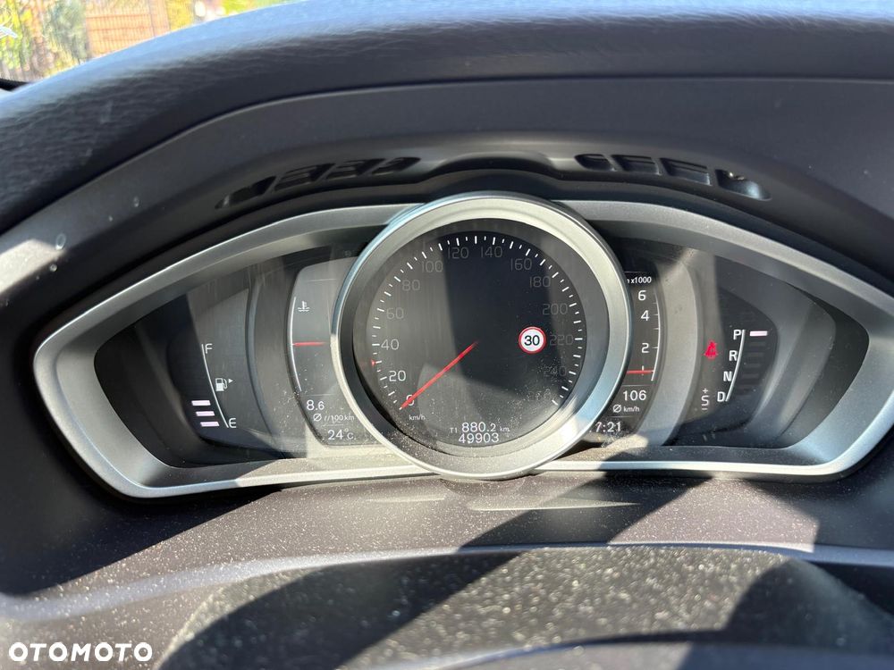 Volvo V40 T2 Drive-E Momentum - 12
