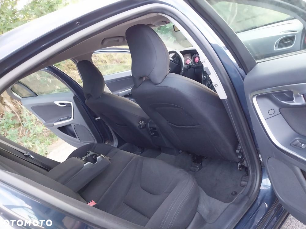 Volvo S60 DRIVe Kinetic - 22