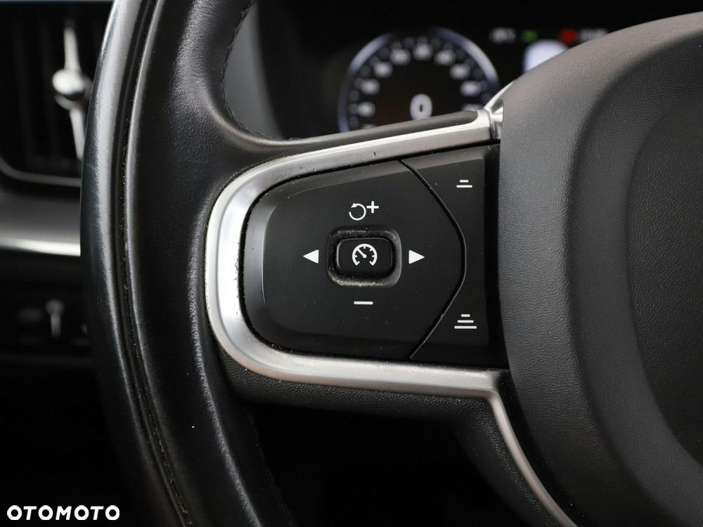 Volvo XC 60 T6 AWD Recharge Geartronic Inscription Expression - 34