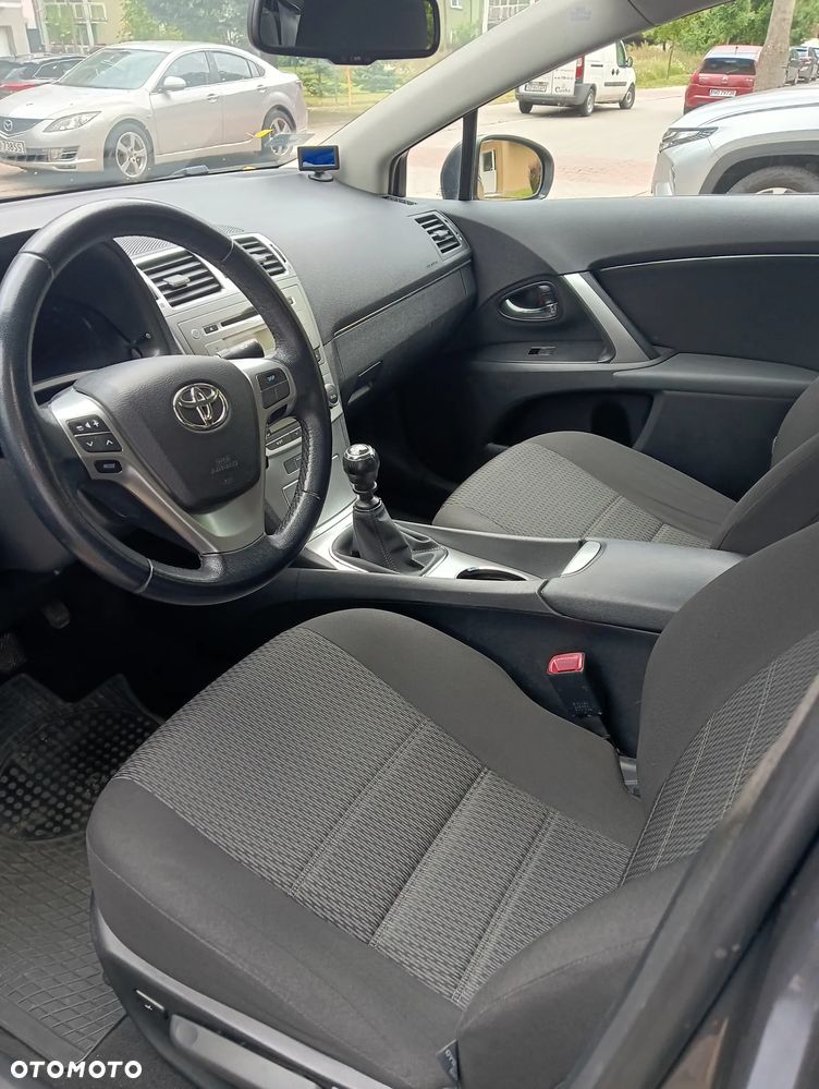 Toyota Avensis - 5