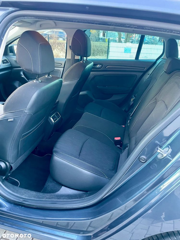 Renault Megane 1.5 Blue dCi Intens - 11