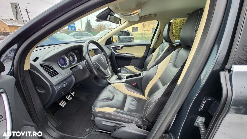 Volvo XC 60 D4 RDesign - 11