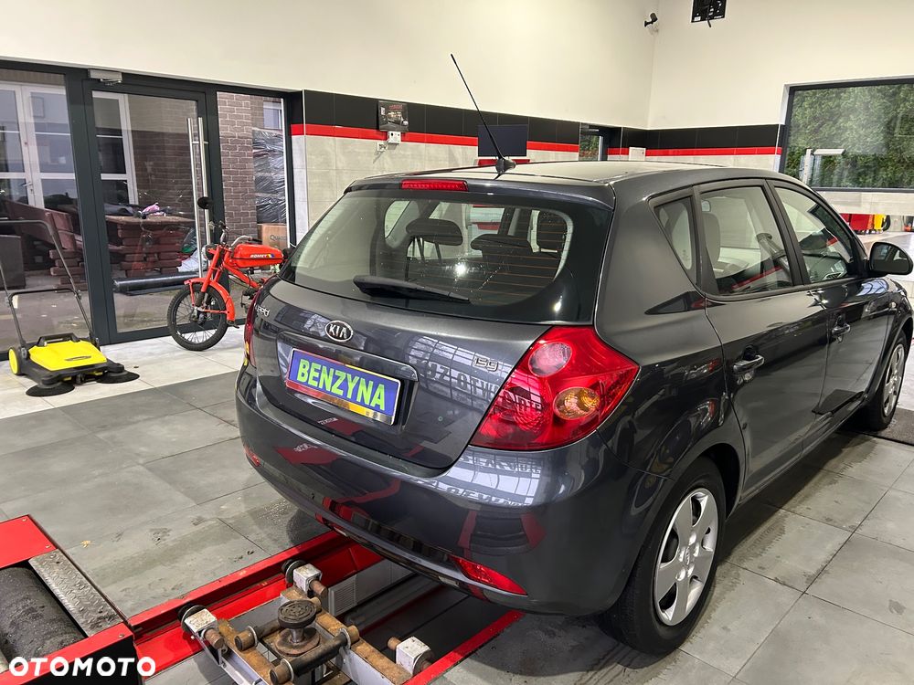 Kia Ceed - 7