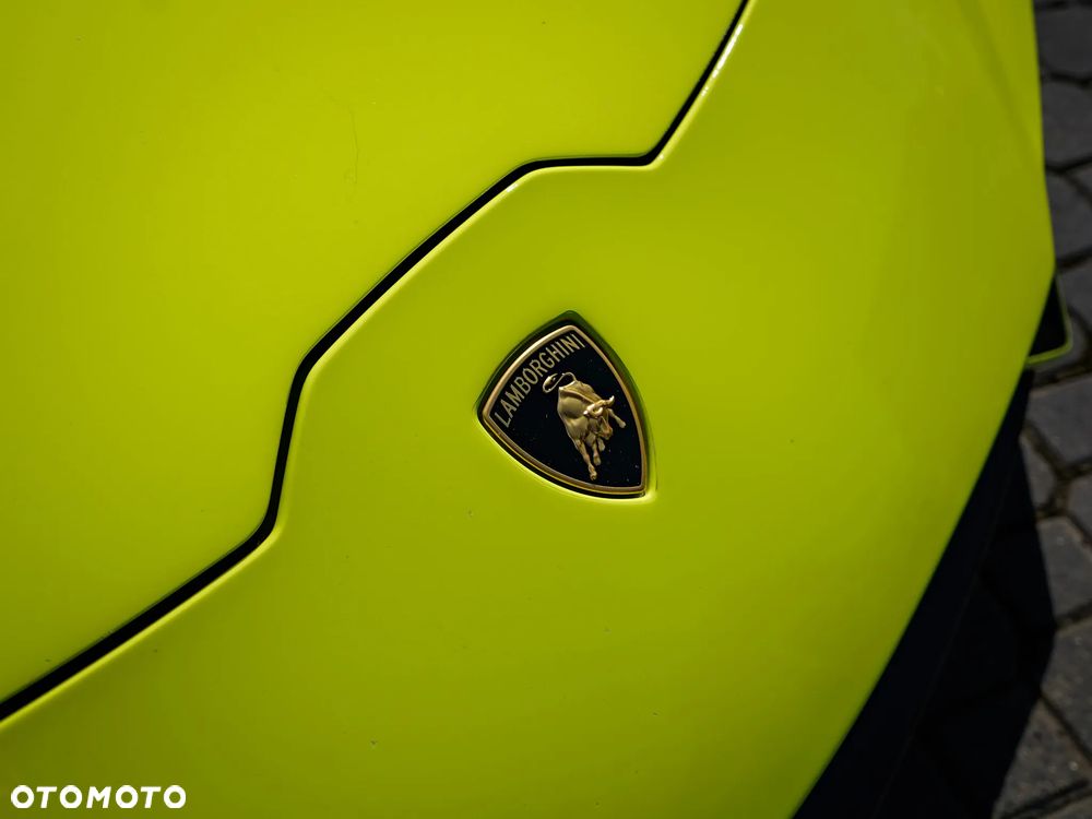 Lamborghini Huracan Performante - 9