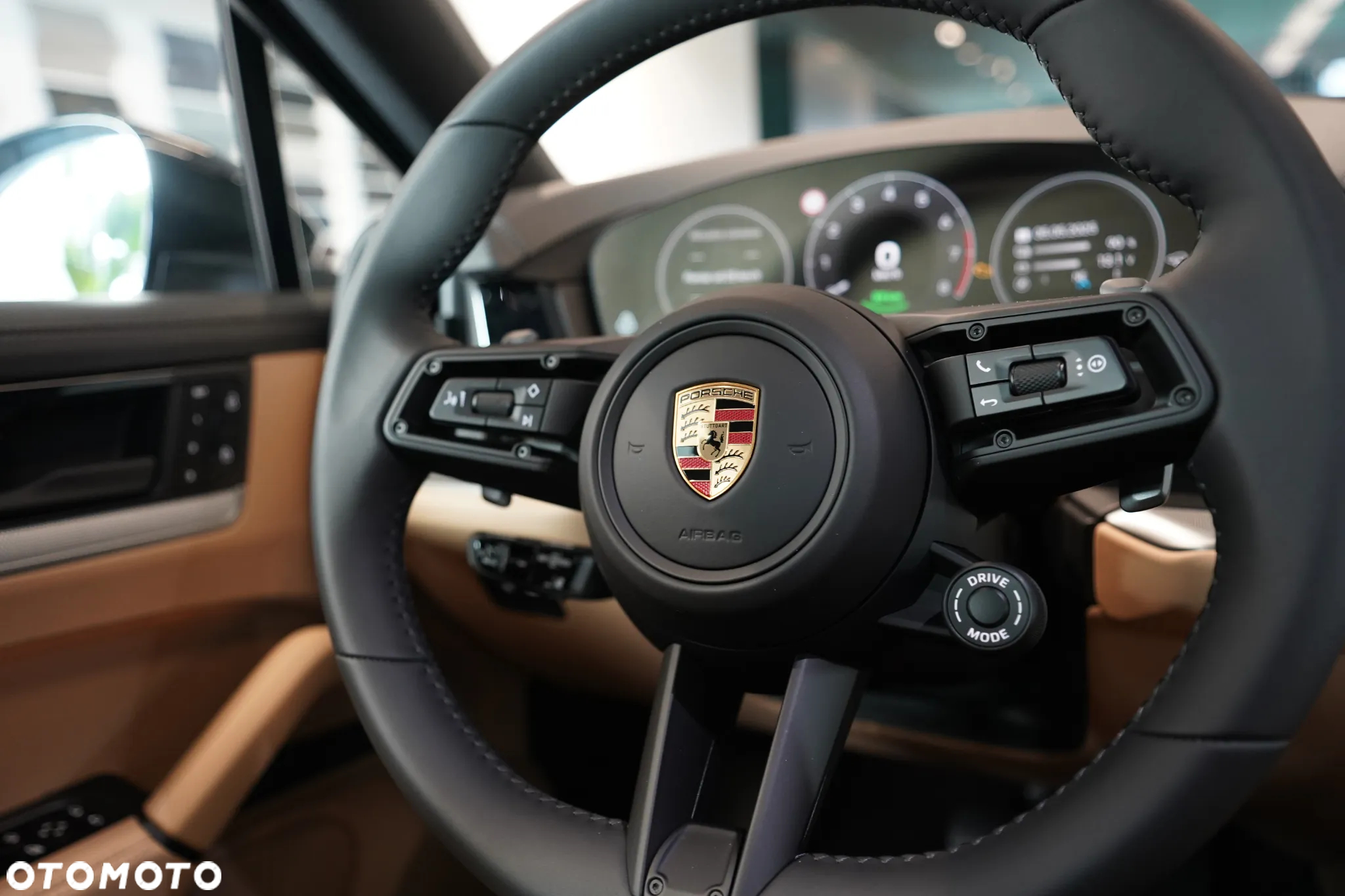 Porsche Cayenne Coupe E-Hybrid PHEV - 14