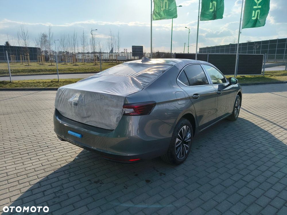 Skoda Superb 2.0 TDI SCR Edition 130 DSG - 8