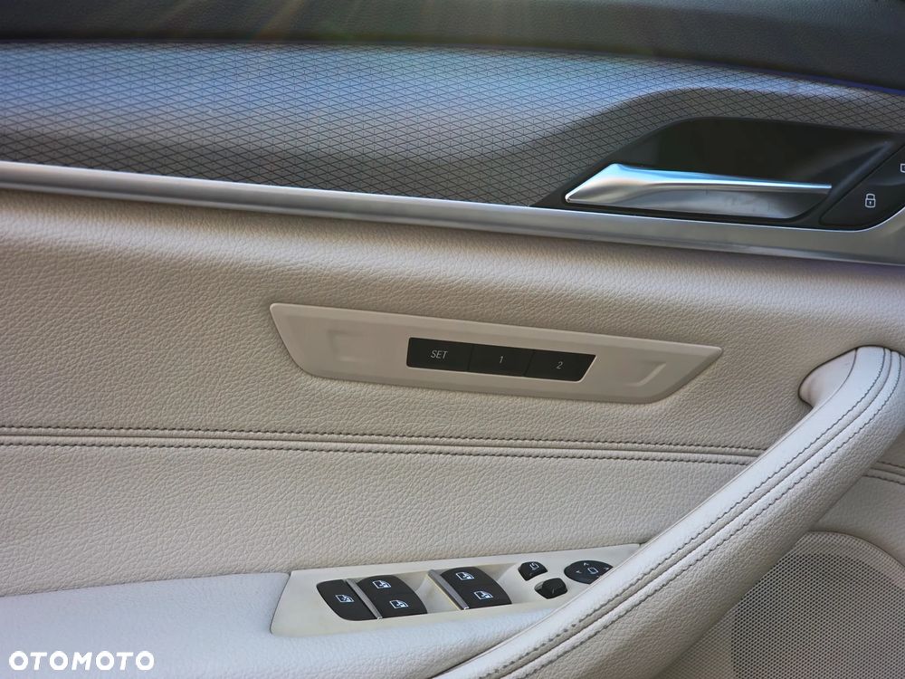 BMW Seria 5 530d xDrive M Sport sport - 15