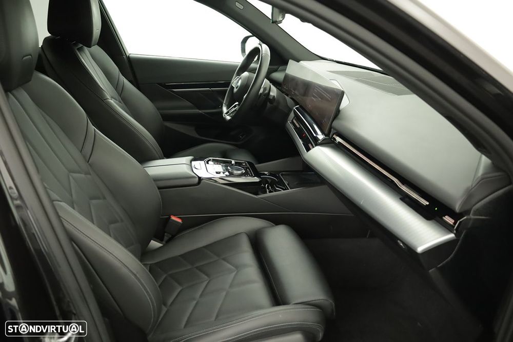 BMW 520 d Pack Desportivo M - 22