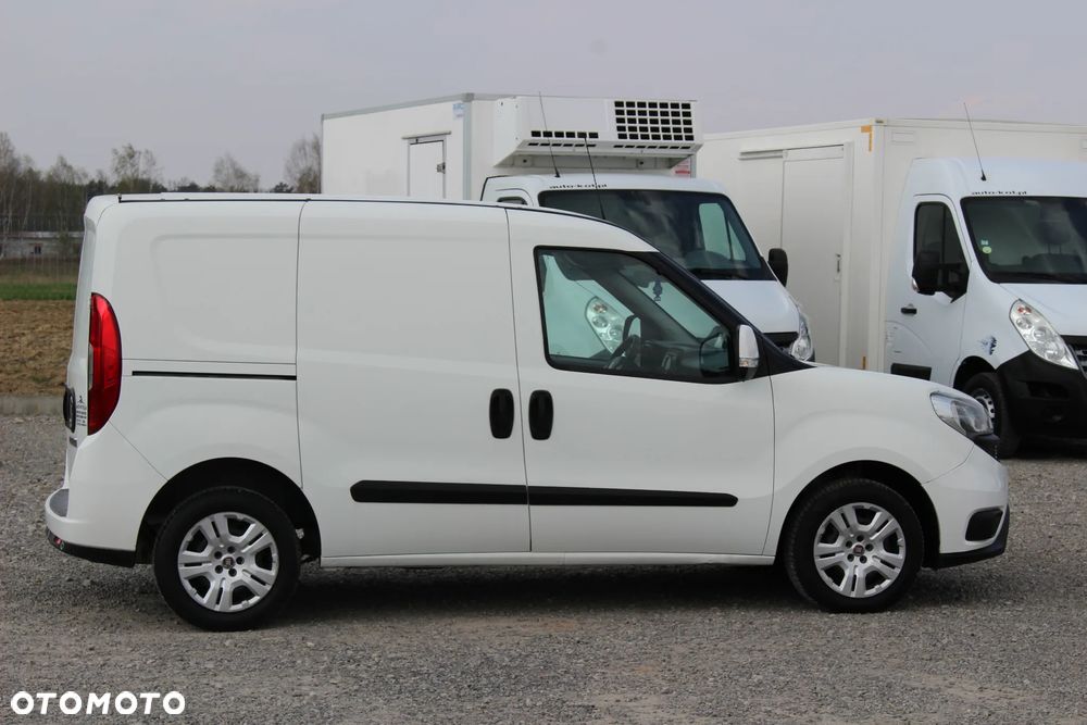 Fiat DOBLO 1.3 multijet 95KM / KLIMA /NAWIGACJA / B.DRZWI/ SERWIS FR/ IDEALNY STAN / - 5