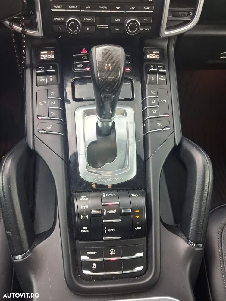 Porsche Cayenne - 12