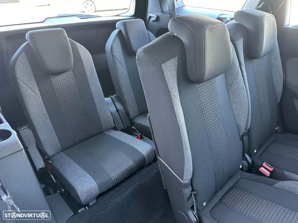 Peugeot 5008 1.2 PureTech Allure Pack EAT8 - 37