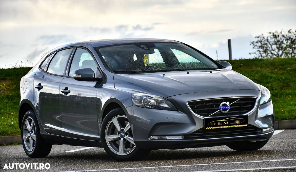 Volvo V40 D2 Momentum - 4