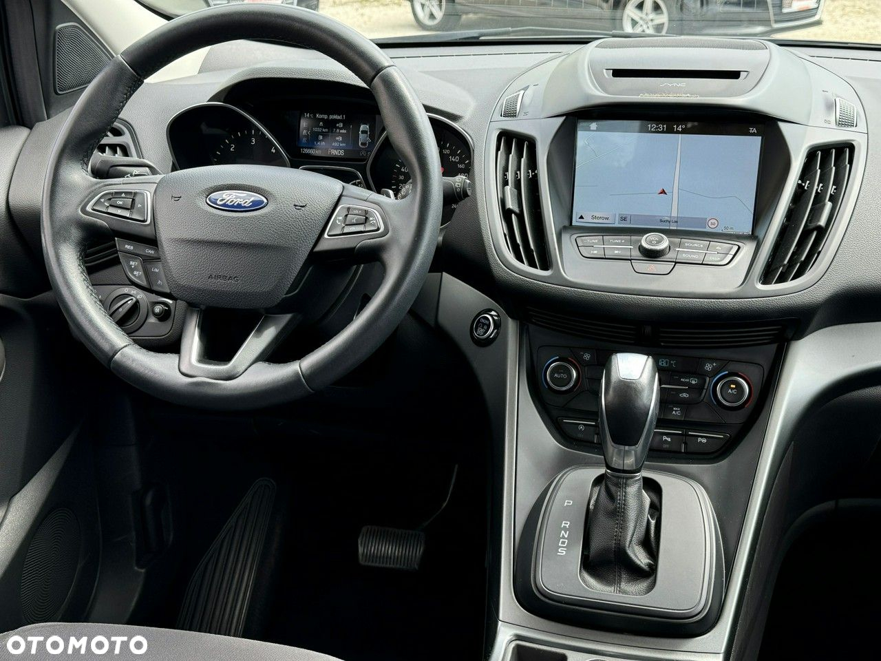 Ford Kuga - 27